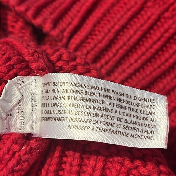 4/$20 Old Navy boys knitted sweater- size 5 XS, excellent condition- red white - Picture 5 of 5